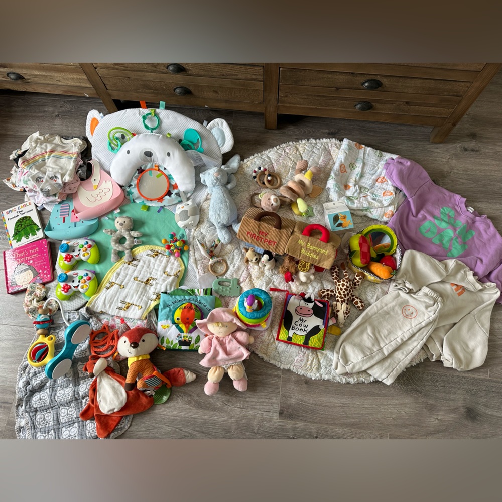 NWT Itzy Ritzy Boss Diaper Bag with Jelly Cat, Pehr and more